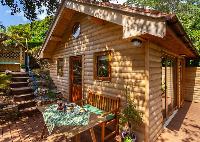 Porthole Log Cabin