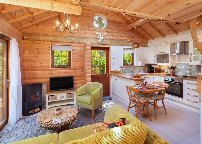 Porthole Log Cabin