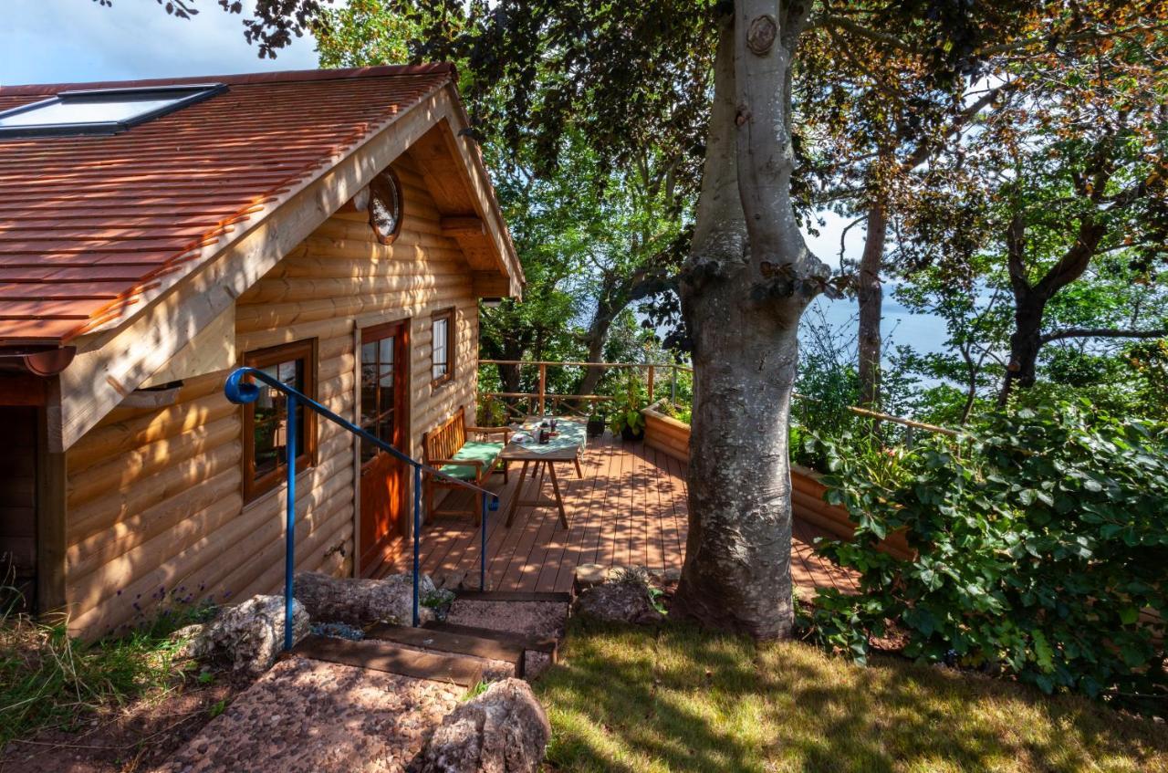 Porthole Log Chalet