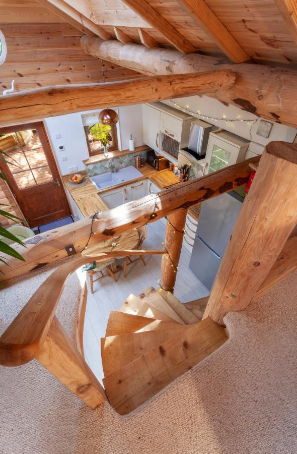 Porthole Log Chalet *
