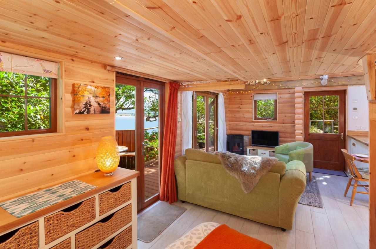 Chalet Porthole Log *